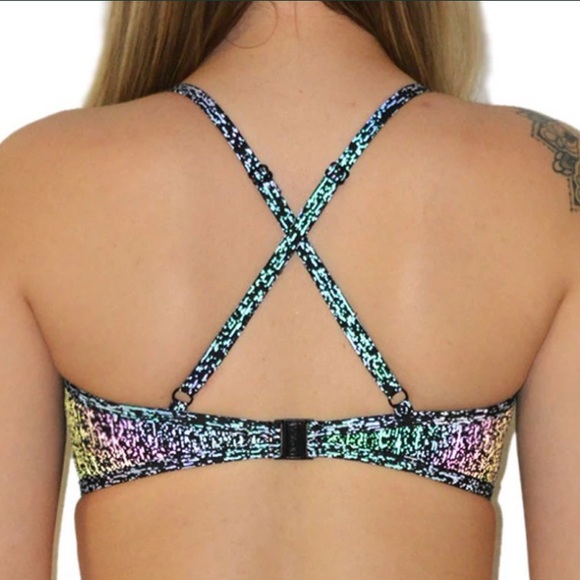 Hoaka Swimwear Top - Picture 5 of 7